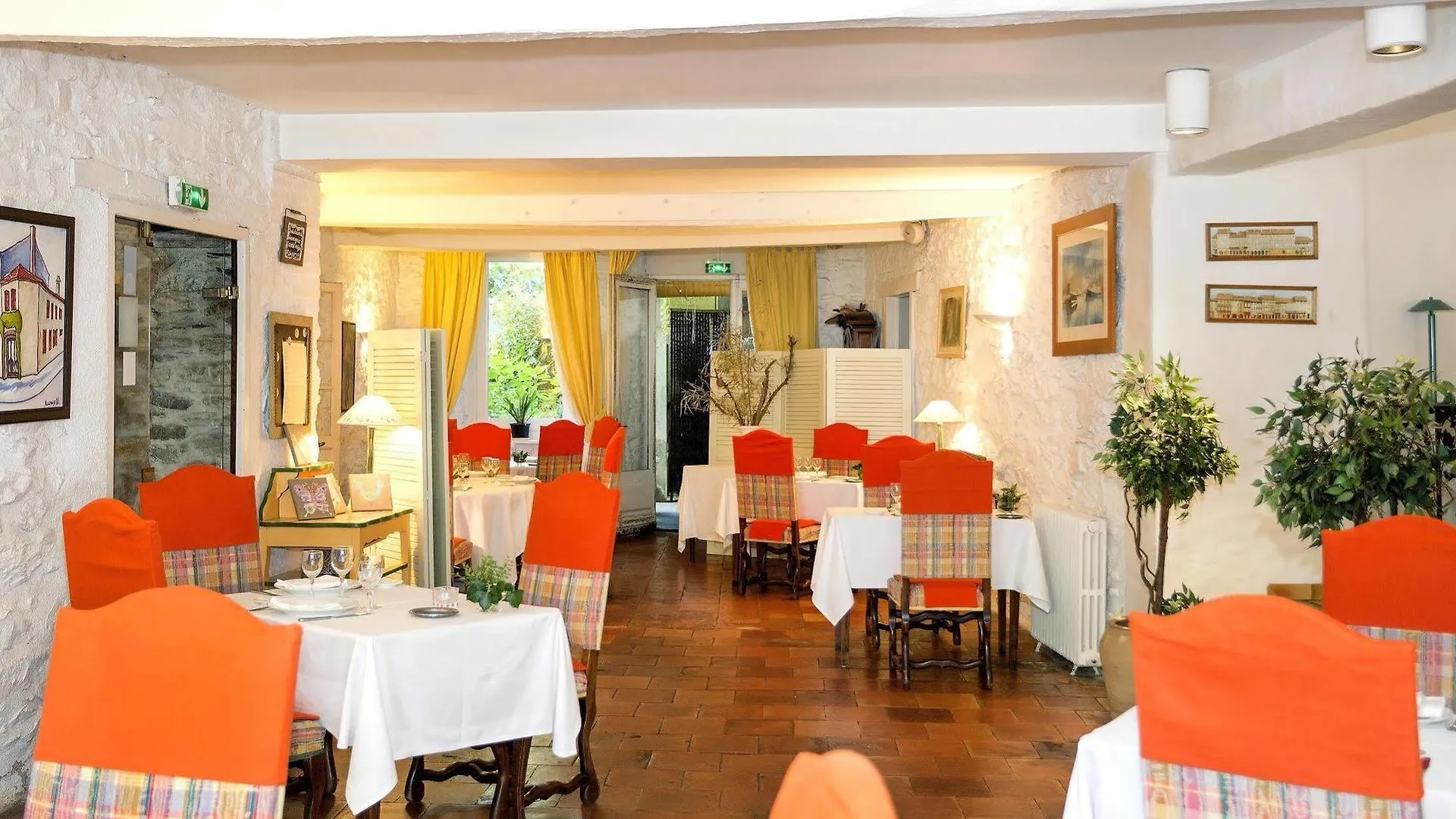 Logis Hotels - Hotel Restaurant Du Midi